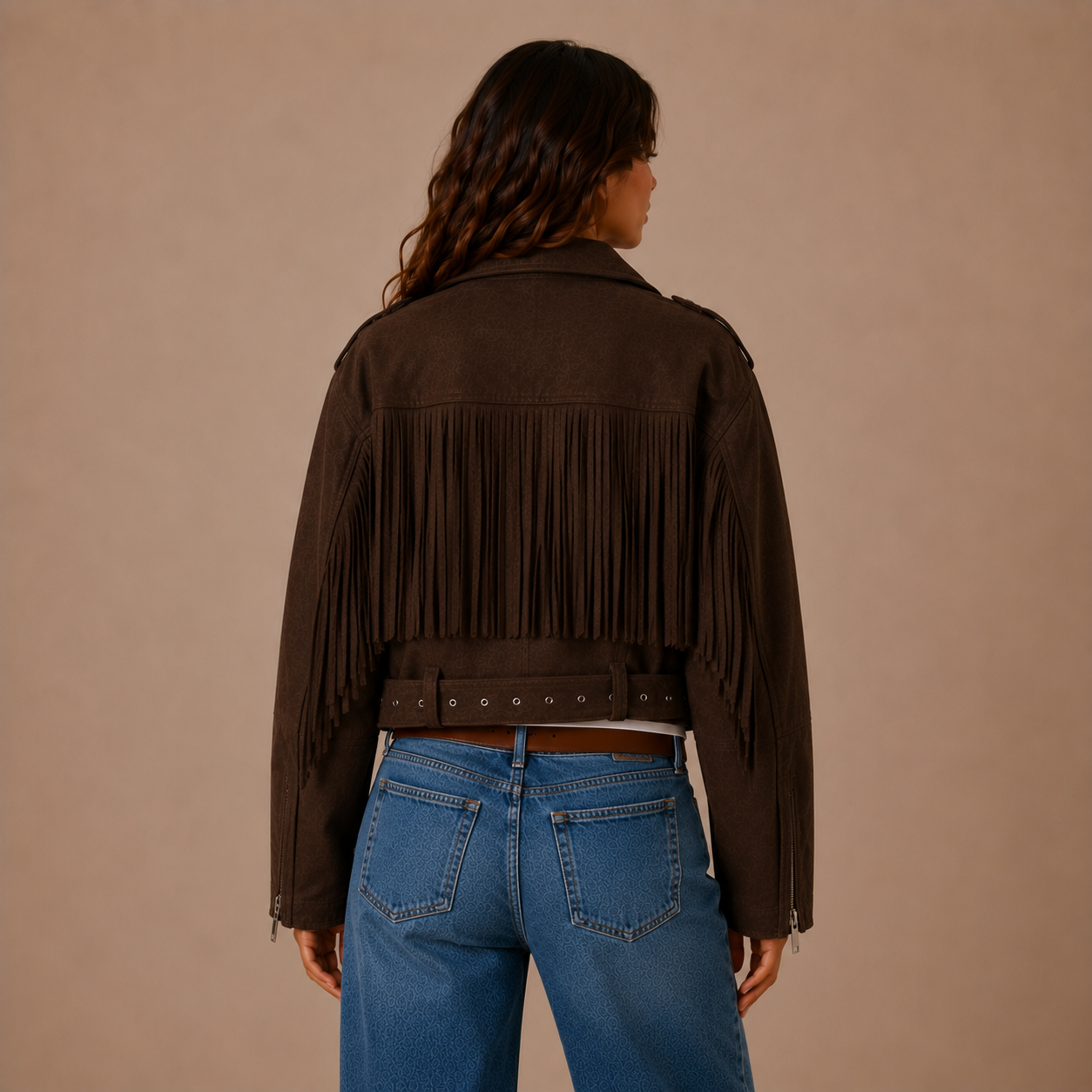 Kurze Wildleder-Fransenjacke mit breitem Kragen