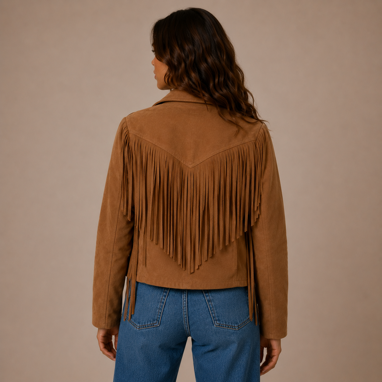 Kurze Wildleder-Fransenjacke mit breitem Kragen