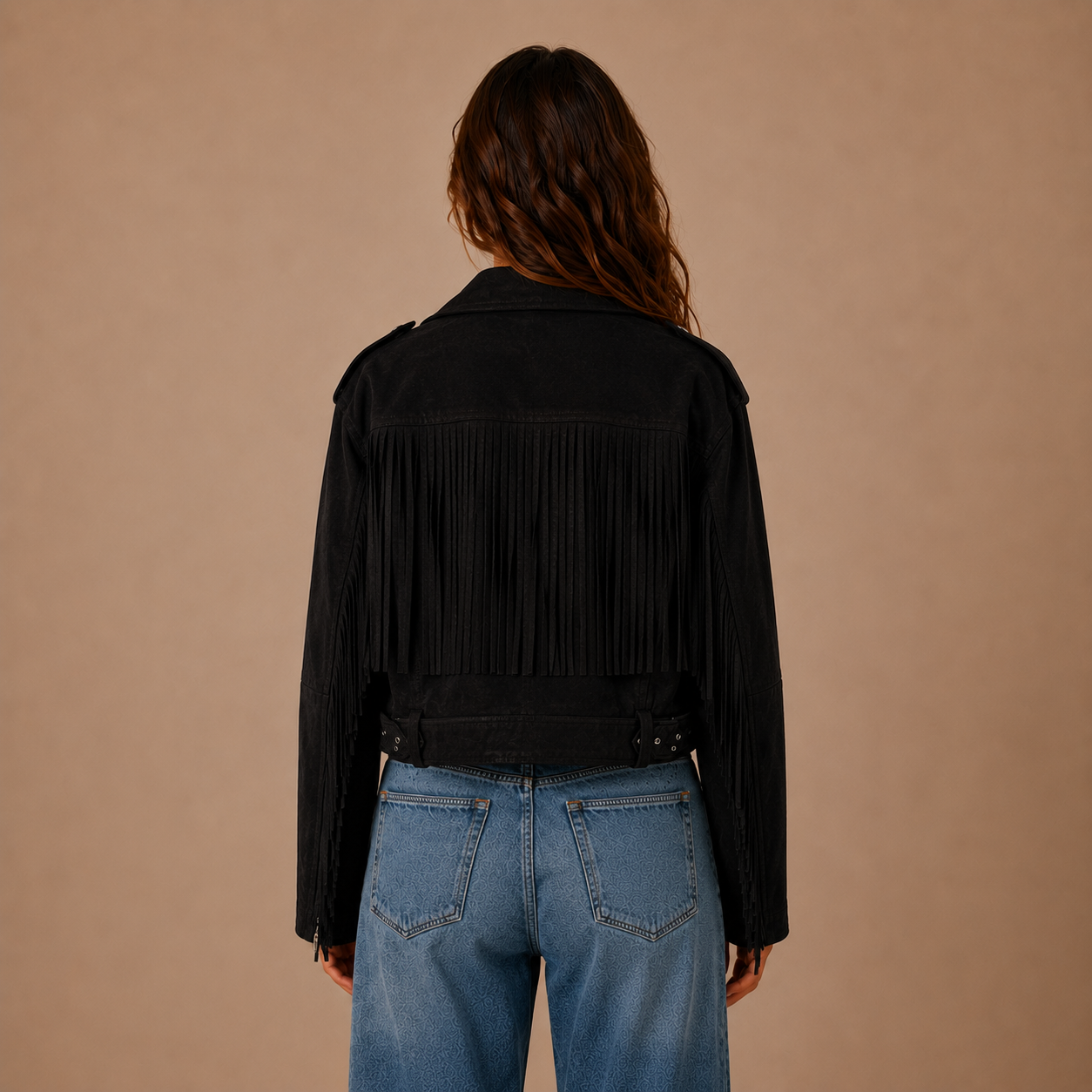 Kurze Wildleder-Fransenjacke mit breitem Kragen